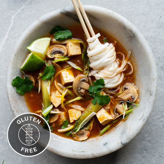 Hot & Sour Thai Tom Yum With Noodles, Pak Choi, Button Mushrooms & Spring Onions